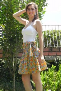 Moda feminina - Saia estampada com faixa